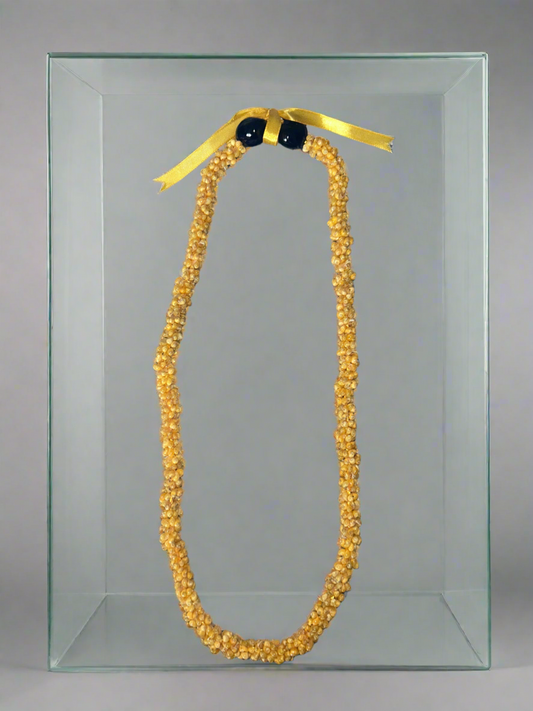 Light yellow lei